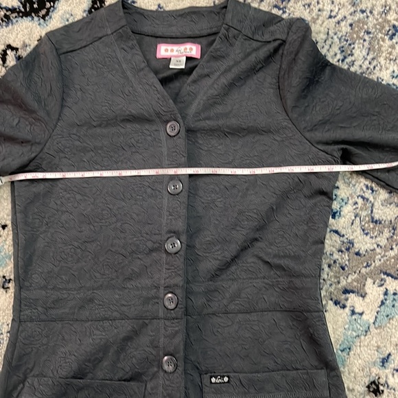 NWOT Women Koi Stretch Claire Floral Jacquard Knit Scrub Cardigan Sweater XS - Picture 9 of 13